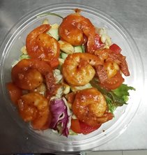 Sałatka z krewetkami tygrysimi